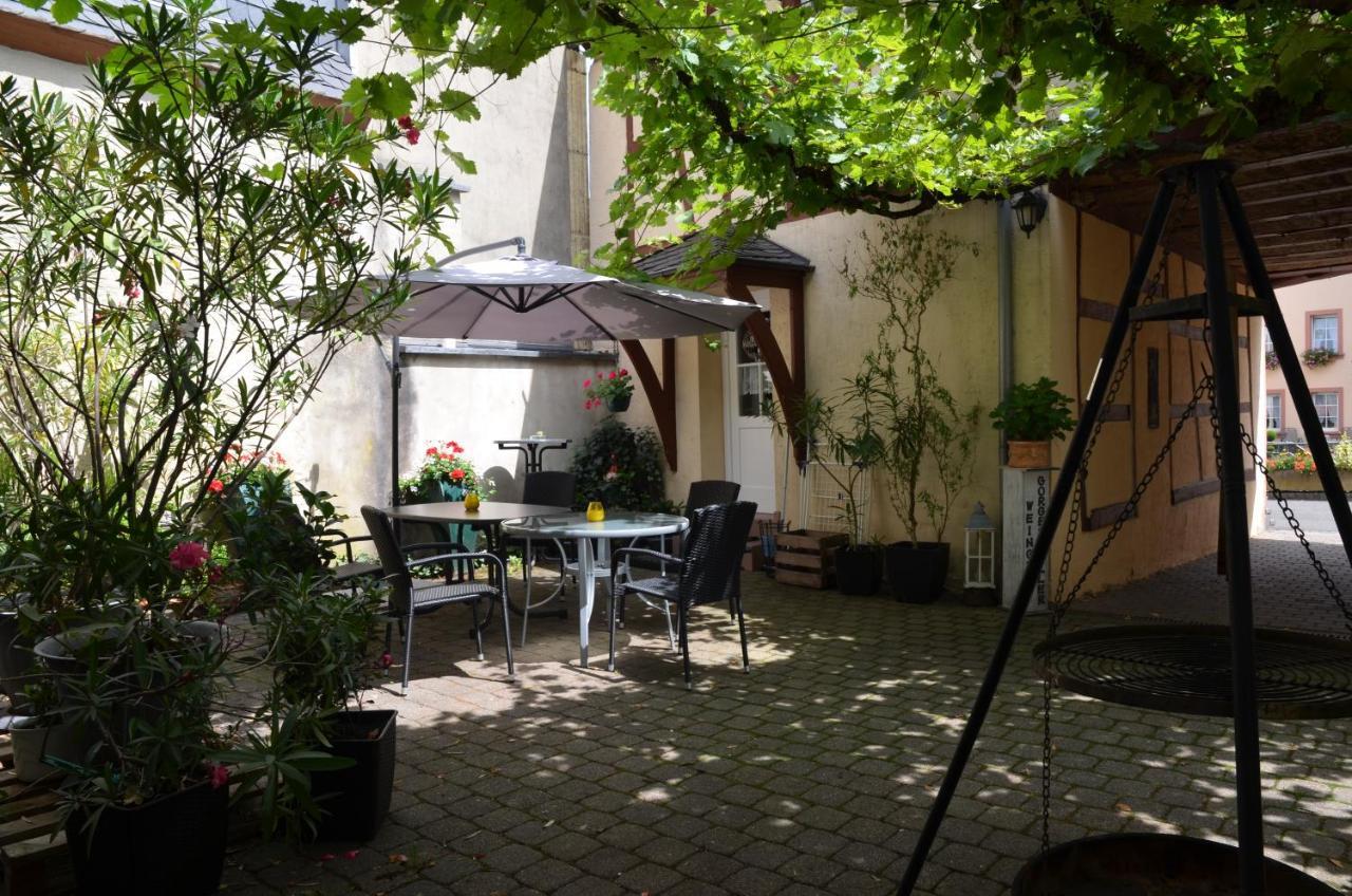 Altes Winzerhaus - Ferienhaus Burgen  Bagian luar foto