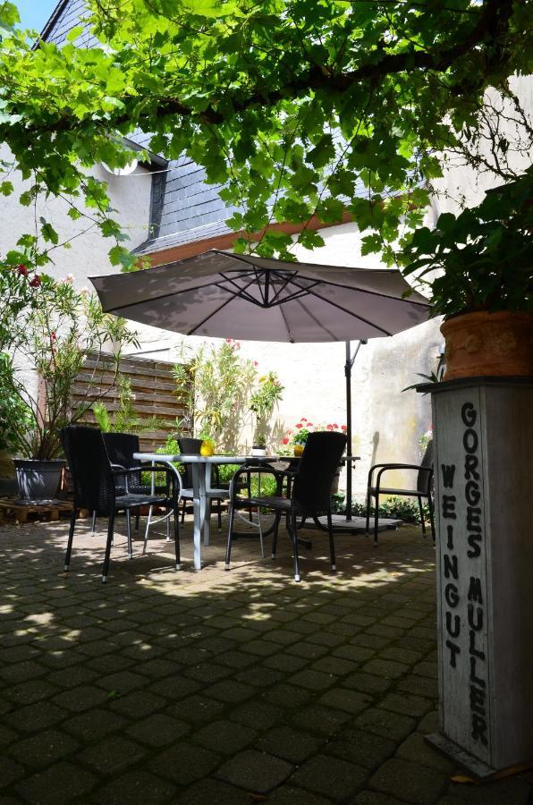 Altes Winzerhaus - Ferienhaus Burgen  Bagian luar foto