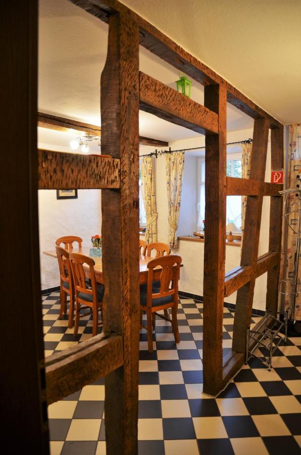 Altes Winzerhaus - Ferienhaus Burgen  Bagian luar foto