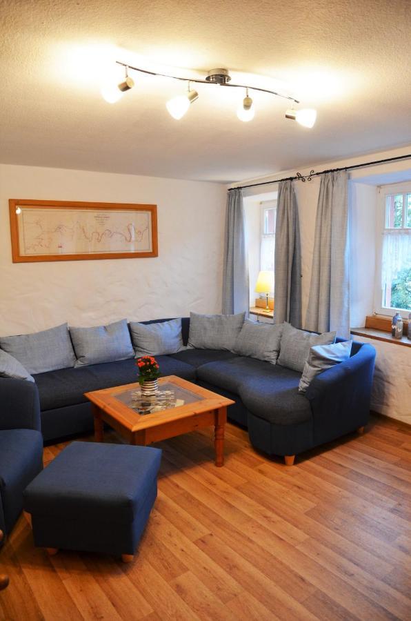 Altes Winzerhaus - Ferienhaus Burgen  Bagian luar foto